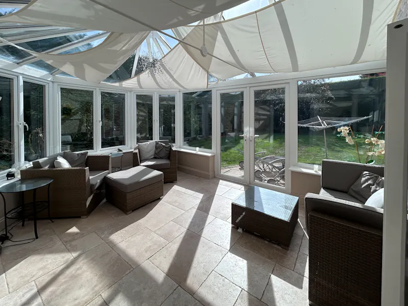 Conservatory at Amersham Family Home, D2912 (photo 8)