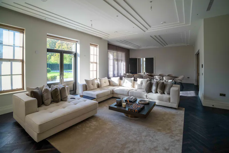 Living Room at Contemporary Radlett House, D2909 (photo 18)