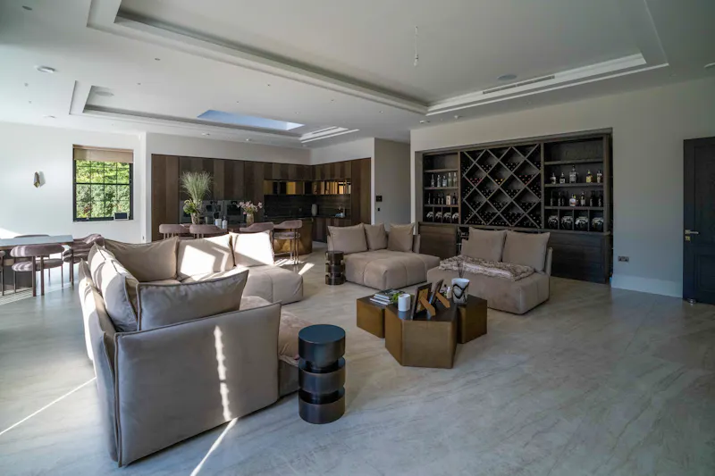 Living Room at Contemporary Radlett House, D2909 (photo 4)