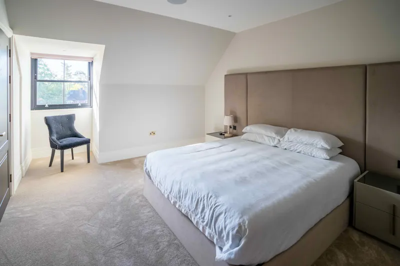 Bedroom at Contemporary Radlett House, D2909 (photo 57)