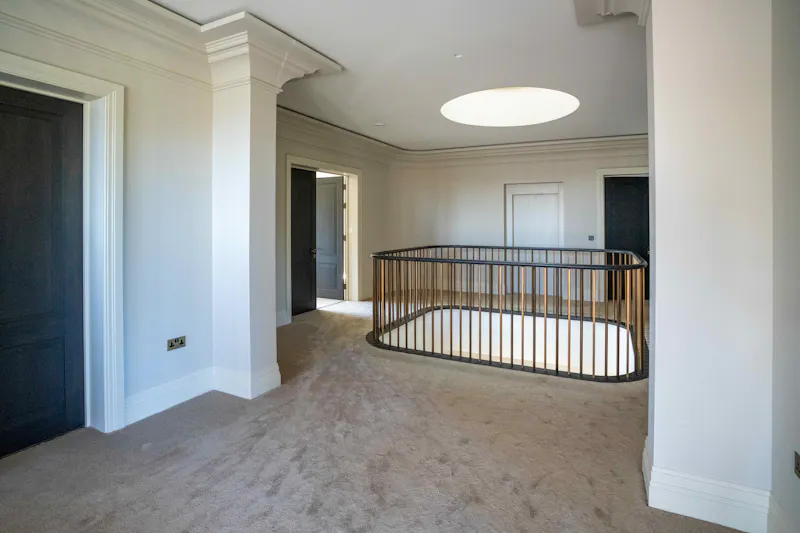 Landing at Contemporary Radlett House, D2909 (photo 34)