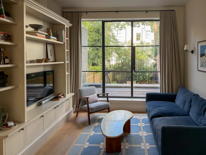 Living Room at Notting Hill Townhouse Flat, F1286 (photo 6)
