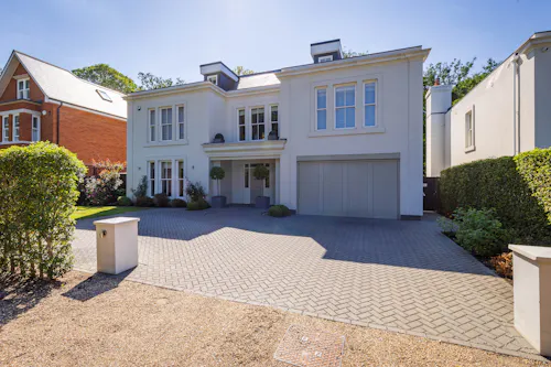 Luxe Esher Modern Home, D2913