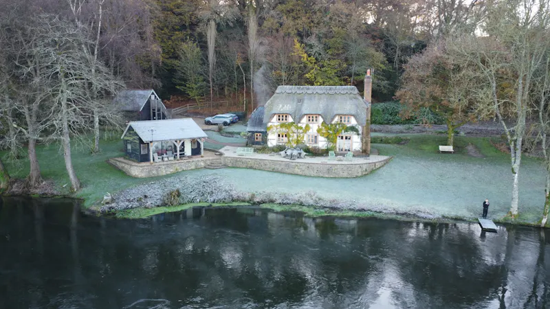 Whimsical Chocolate Box Cottage, C967 (photo 40)