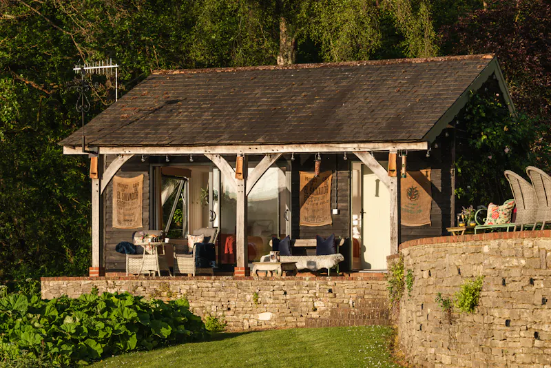 Whimsical Chocolate Box Cottage, C967 (photo 25)