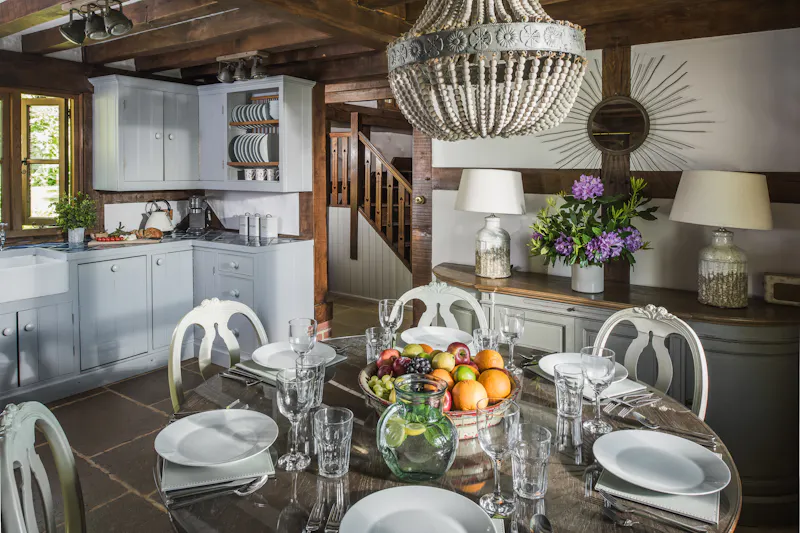 Whimsical Chocolate Box Cottage, C967 (photo 12)