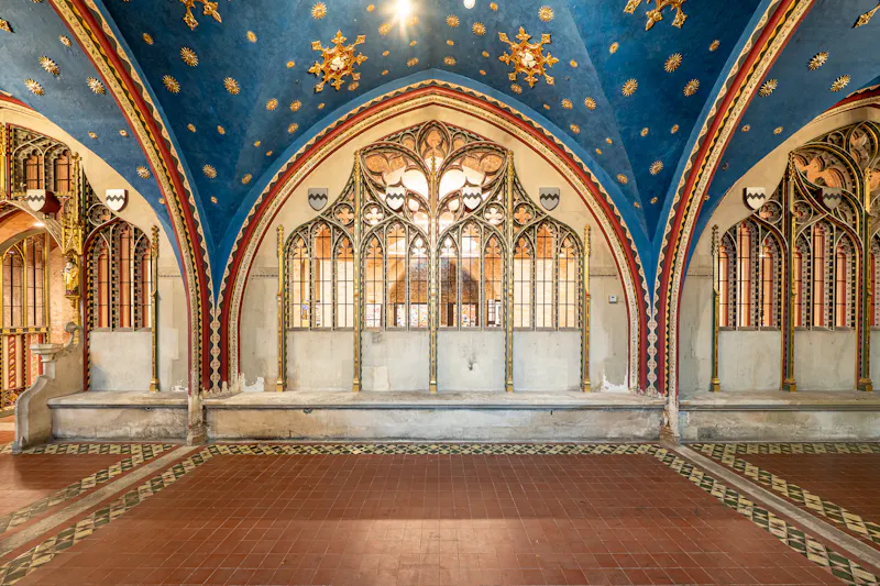 Striking Central London Church, CH132 (photo 36)
