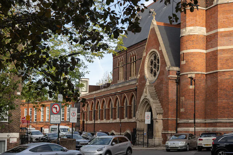 Striking Central London Church, CH132 (photo 57)