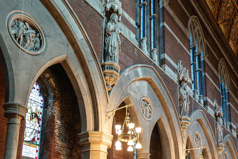 Striking Central London Church, CH132 (photo 25)
