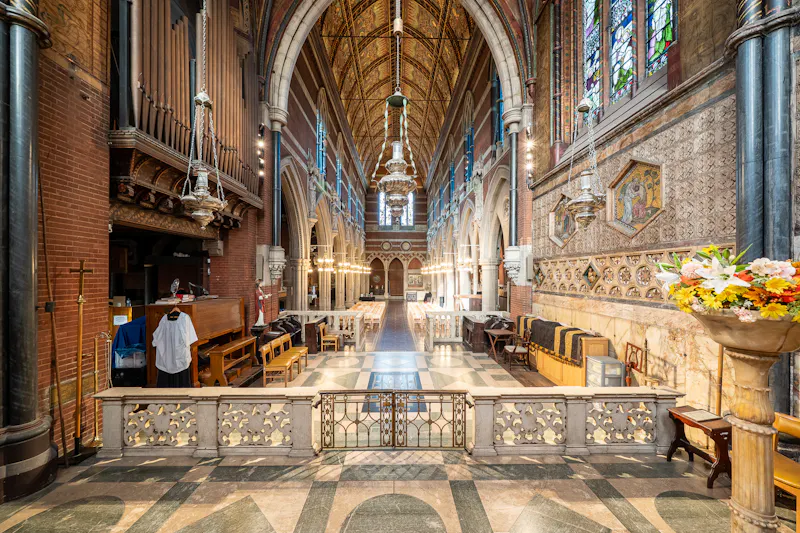 Striking Central London Church, CH132 (photo 11)