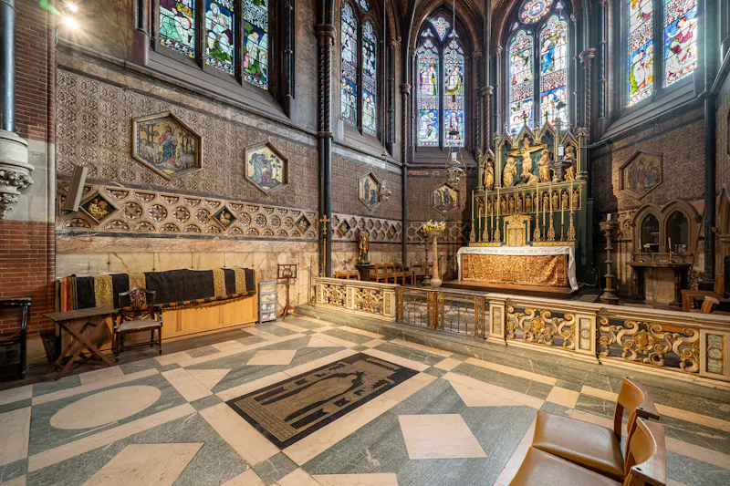 Striking Central London Church, CH132 (photo 10)