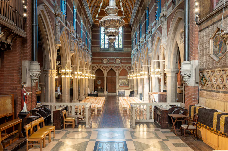 Striking Central London Church, CH132 (photo 12)