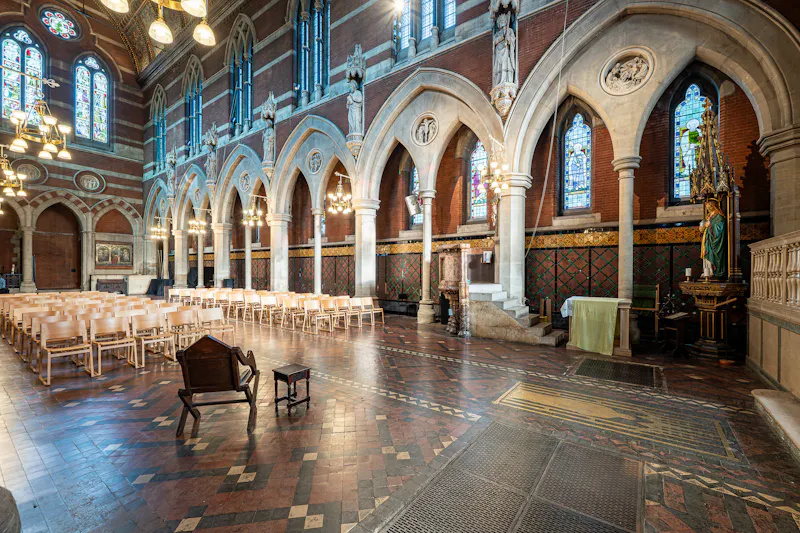 Striking Central London Church, CH132 (photo 26)