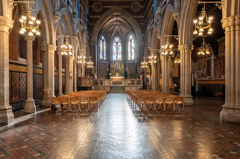 Striking Central London Church, CH132 (photo 6)