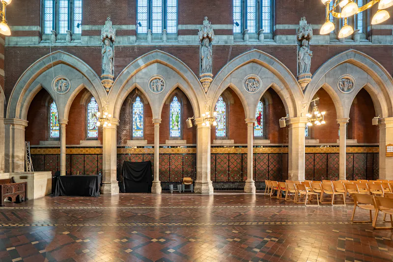 Striking Central London Church, CH132 (photo 20)