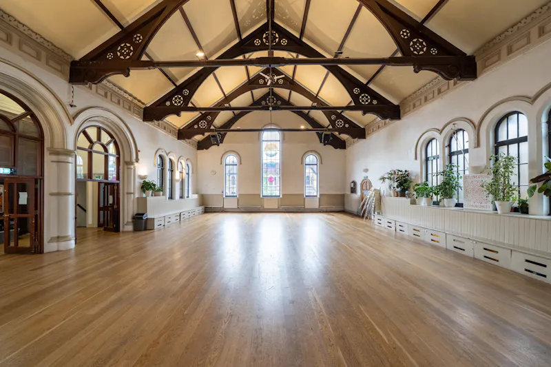 Beams at Historic Hackney Church, CH131 (photo 2)