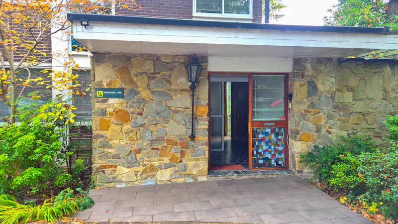 Mid-century Hampstead Home, D2914 (photo 29)