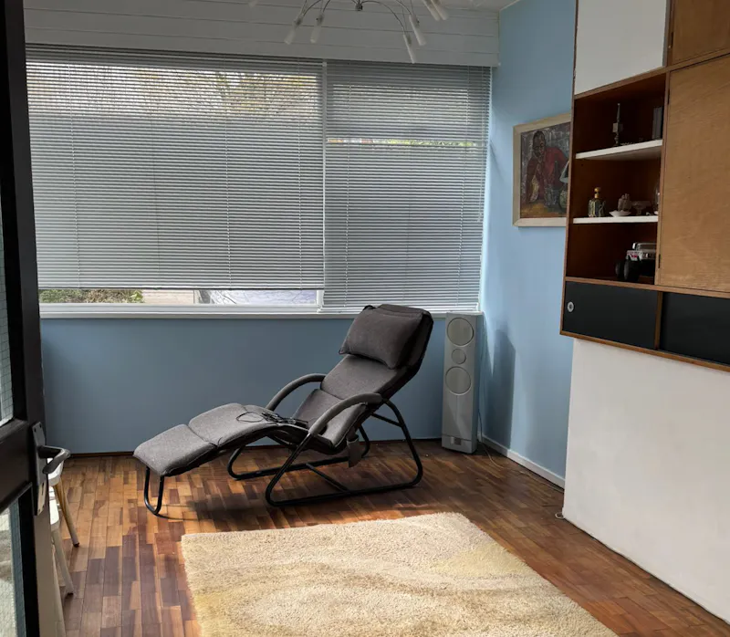 Mid-century Hampstead Home, D2914 (photo 23)