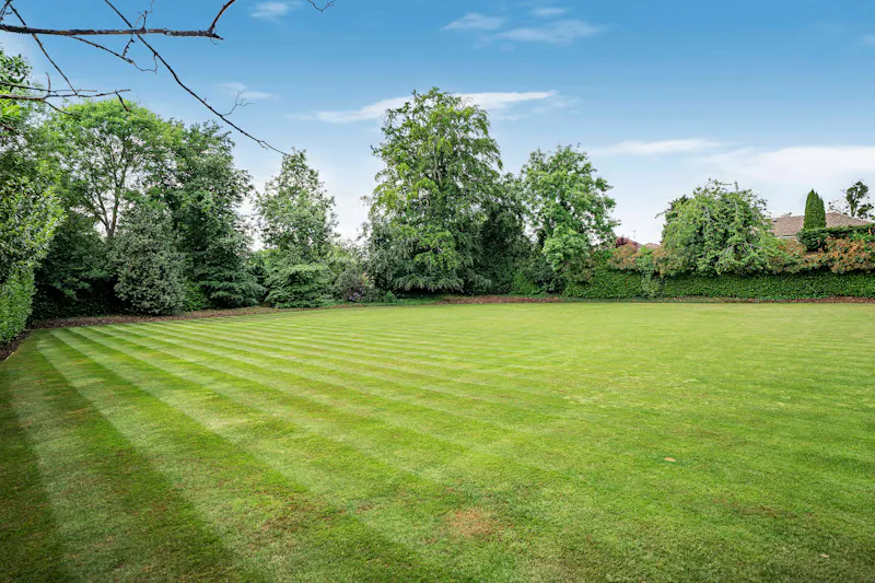 Luxe Radlett Gothic Mansion, D2915 (photo 34)