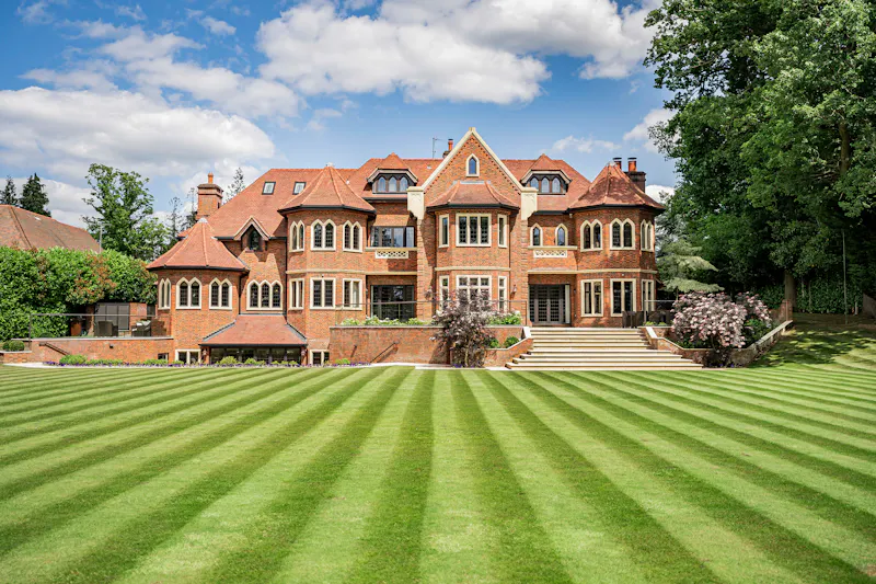 Garden at Luxe Radlett Gothic Mansion, D2915 (photo 2)