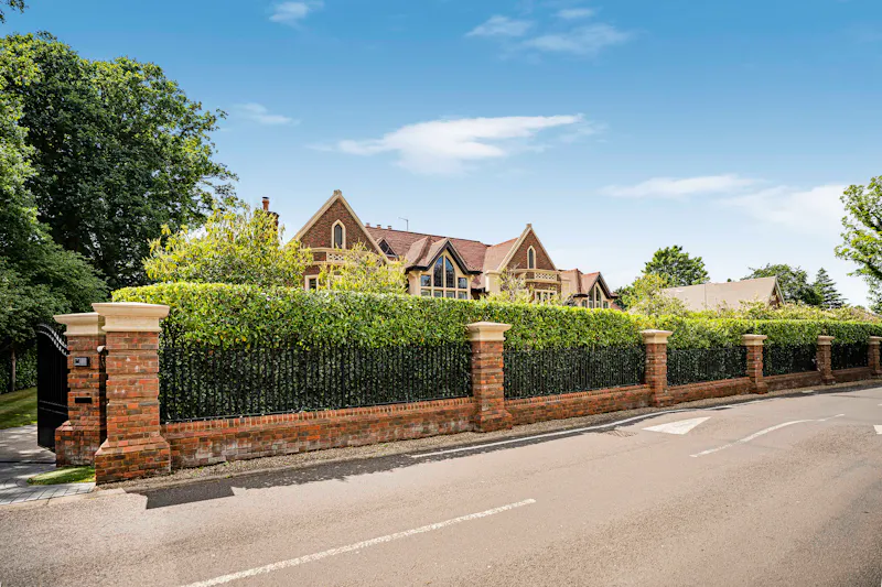 Luxe Radlett Gothic Mansion, D2915 (photo 39)