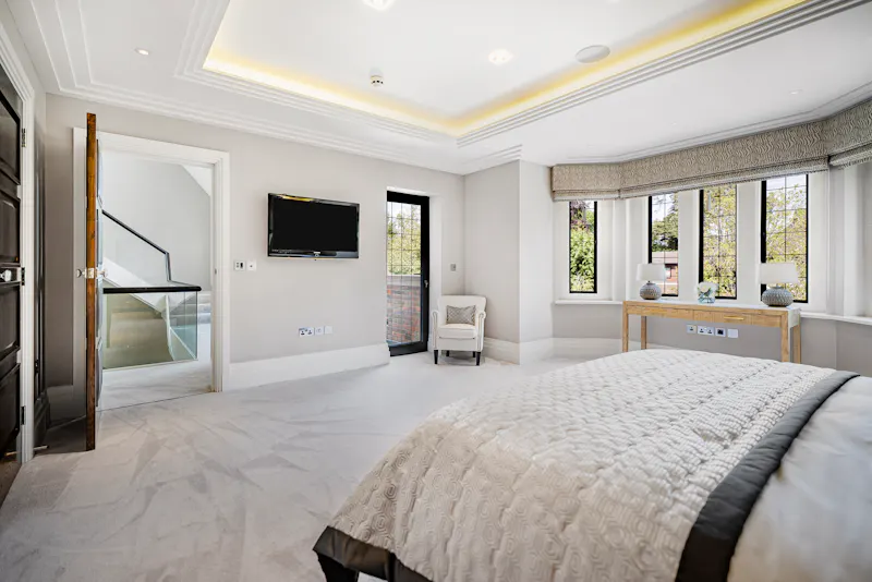Luxe Radlett Gothic Mansion, D2915 (photo 19)