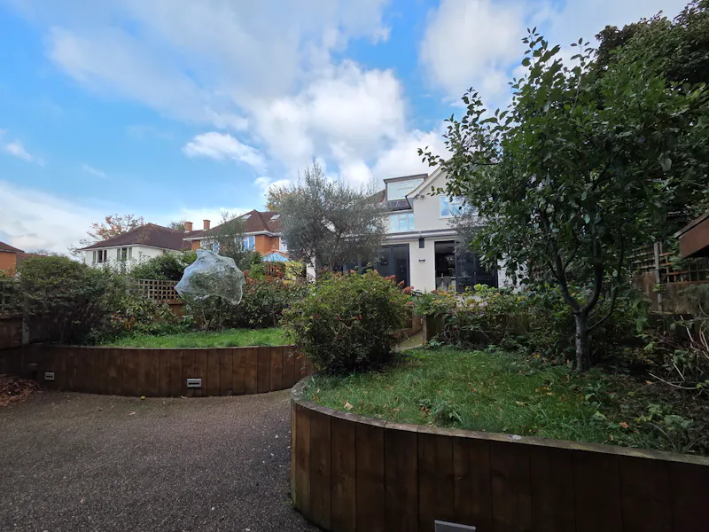 Garden at Vacant Dulwich Family Home, D2916 (photo 43)