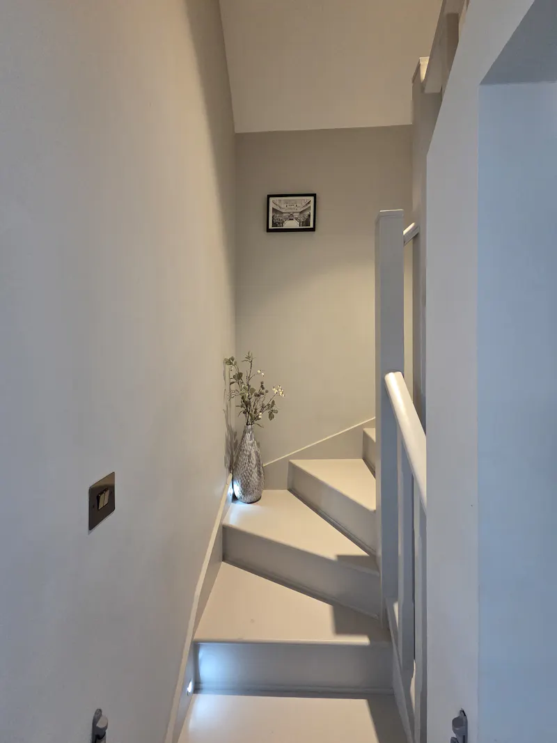 Vacant Dulwich Family Home, D2916 (photo 19)