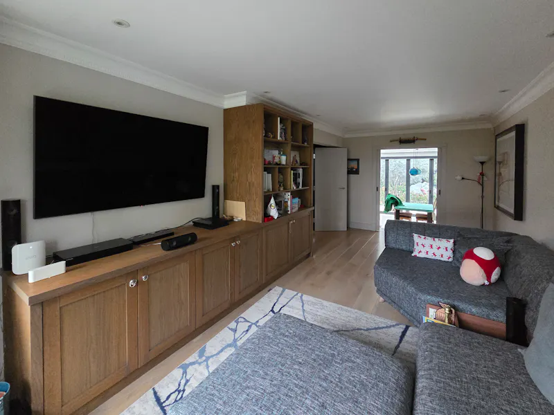 Vacant Dulwich Family Home, D2916 (photo 15)