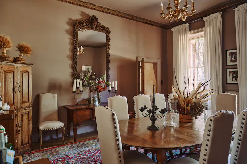 Dining room at Henley-on-Thames Georgian House, A1720 (photo 9)