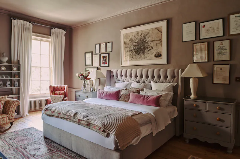 Bedroom - main at Henley-on-Thames Georgian House, A1720 (photo 15)