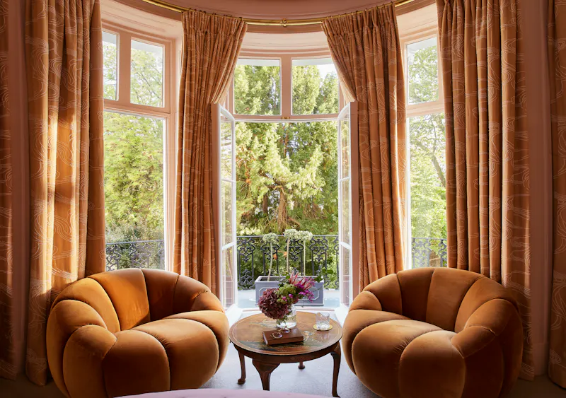 Balcony at Notting Hill Georgian Hotel, A1721 (photo 4)