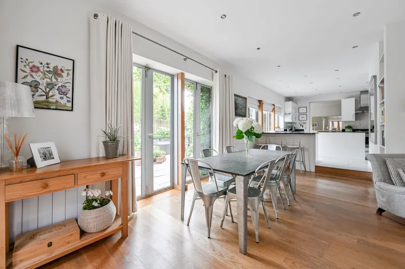 Dining room at North Dulwich Family Home, D2917 (photo 5)