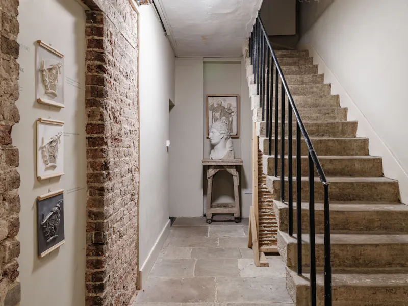 Exposed brick at Period Bloomsbury Townhouse, A1126 (photo 41)
