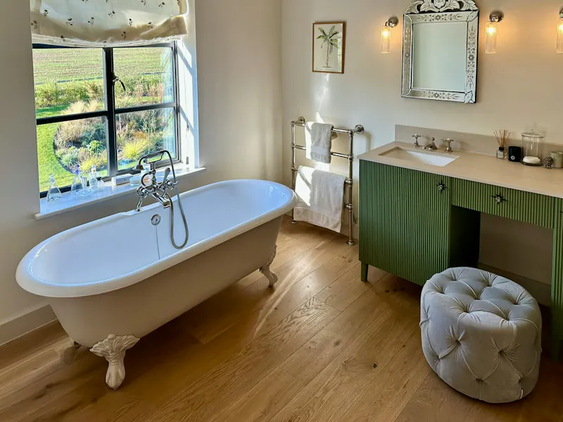 Bath at Modern Ashley Country House, D2919 (photo 22)