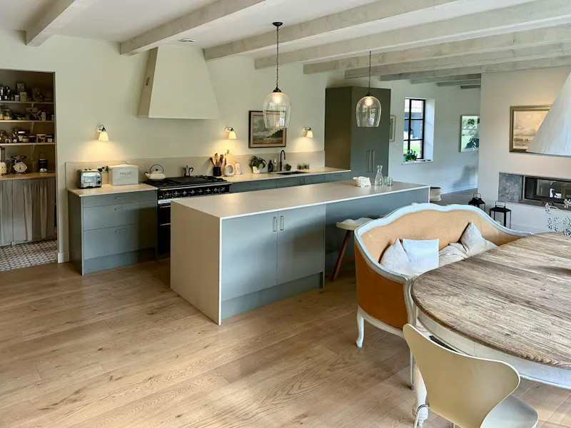 Kitchen at Modern Ashley Country House, D2919 (photo 2)