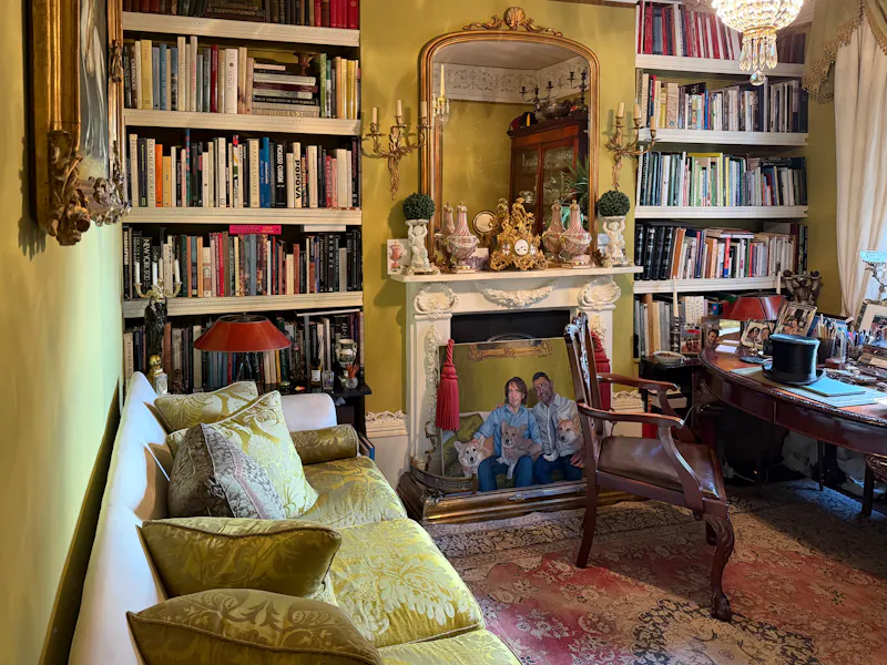 Living Room at Grand Stoke Newington Townhouse, B2172 (photo 7)