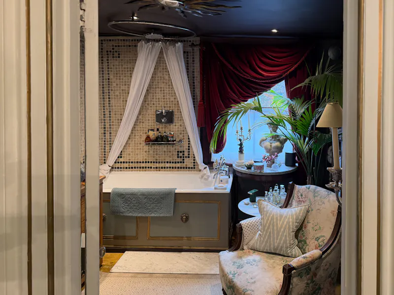 Bathroom at Grand Stoke Newington Townhouse, B2172 (photo 19)